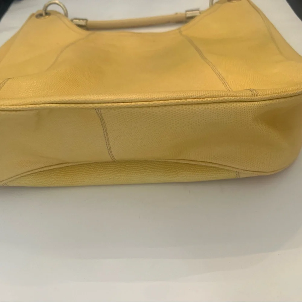 Brahmin yellow/white hobo style shoulder bag. Gold hardware.Rare light yellow